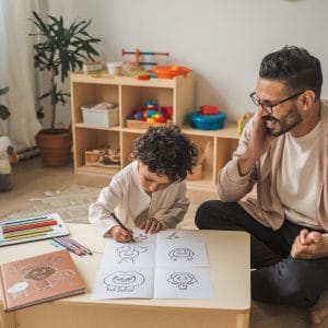 Rincón emocional para niños con elementos que favorecen la expresión emocional.